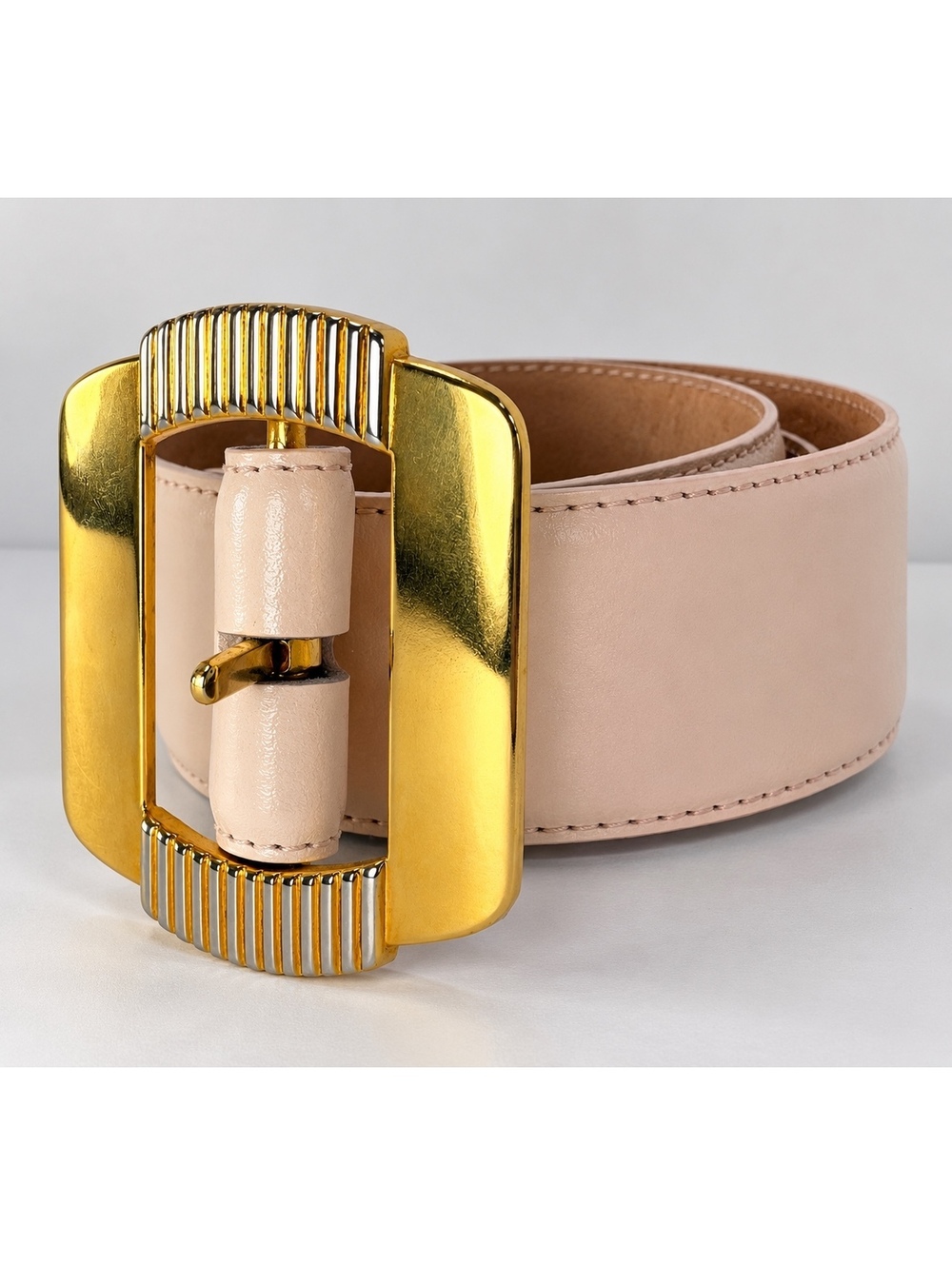 Vintage 1988 Liz Claiborne Creamy Blush Pink Leather Belt Gold Statement Buckle